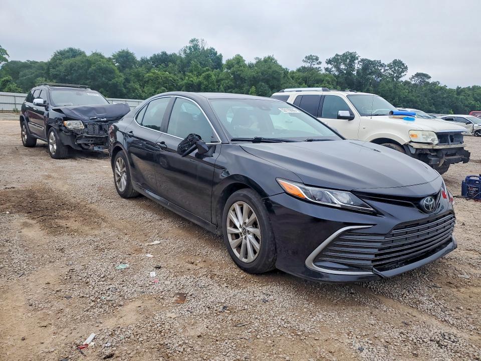 Продаж на аукціоні авто 2021 Toyota Camry, vin: 4T1C11AK0MU455683, номер лоту: 53115096