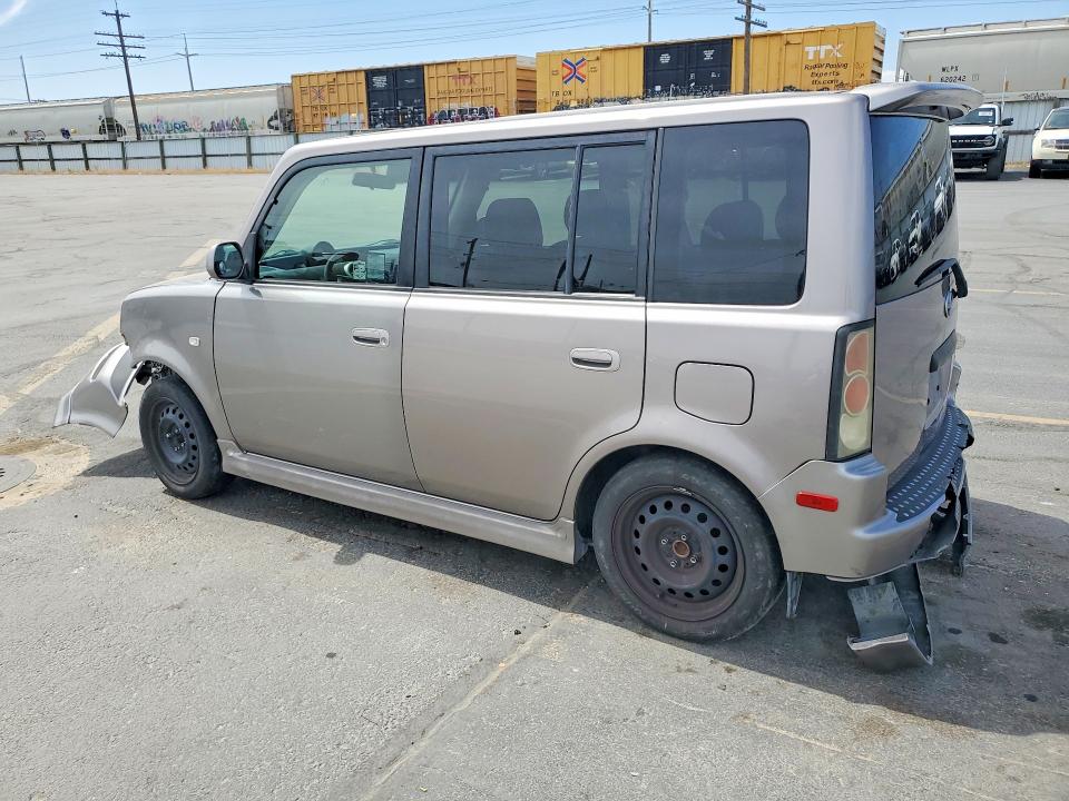 55373256 :رقم المزاد ، JTLKT324040148239 vin ، 2004 Toyota Scion مزاد بيع