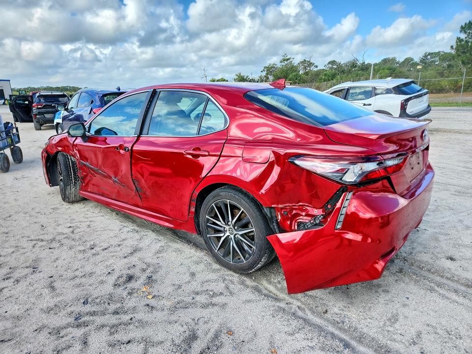 53796206 :رقم المزاد ، 4T1G11AK2NU041503 vin ، 2022 Toyota Camry مزاد بيع