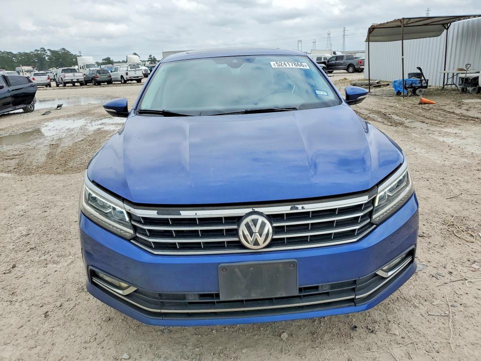 52417866 :رقم المزاد ، 1VWCT7A3XHC062910 vin ، 2017 Volkswagen Passat مزاد بيع