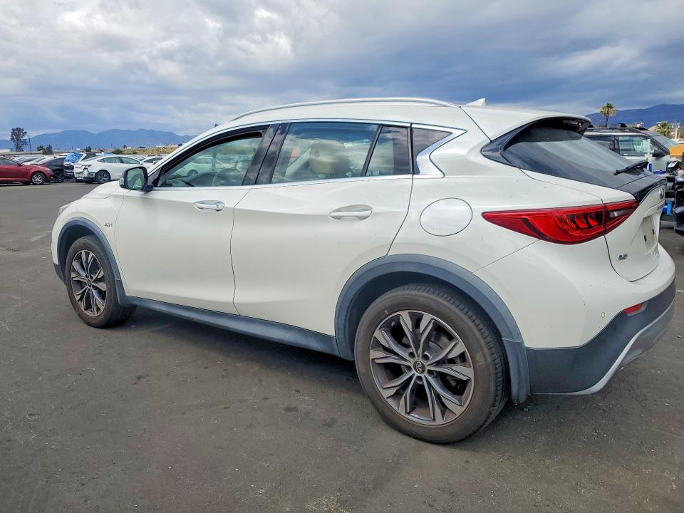 52507586 :رقم المزاد ، SJKCH5CR1HA037302 vin ، 2017 Infiniti Qx30 مزاد بيع