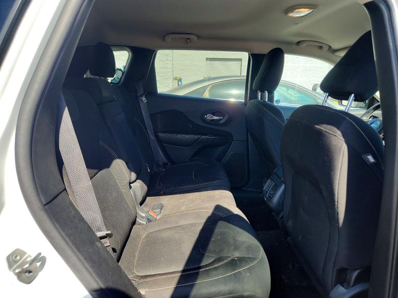 52439876 :رقم المزاد ، 1C4PJLCB7GW173015 vin ، 2016 Jeep Cherokee مزاد بيع