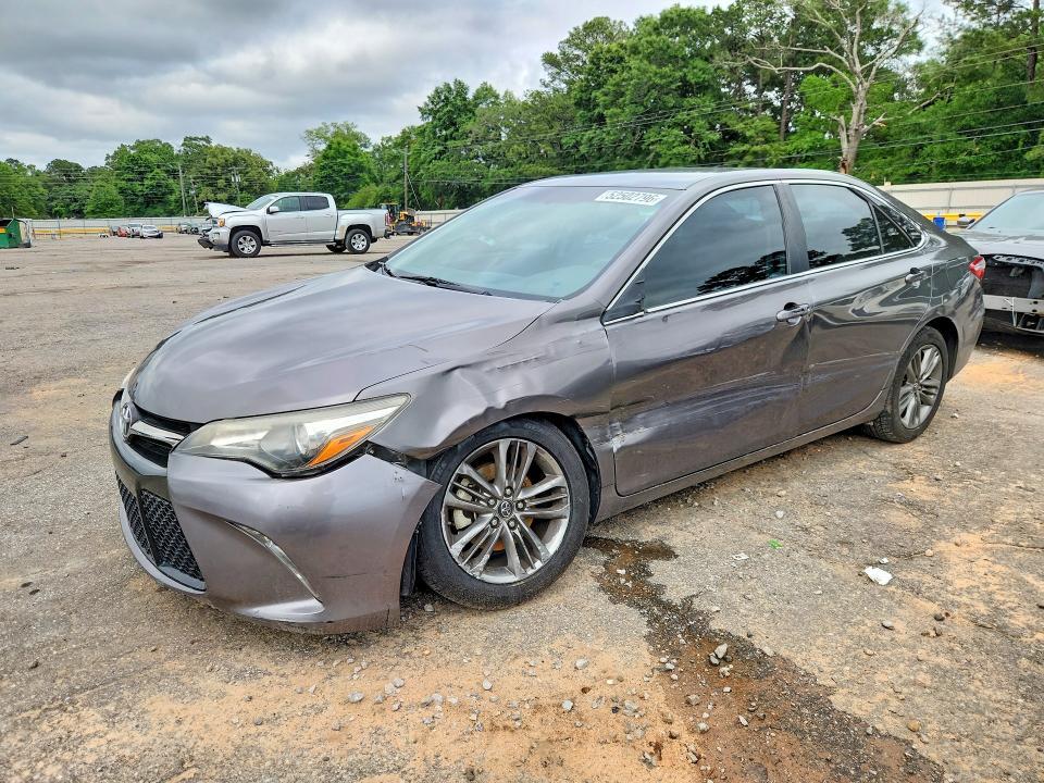 52502796 :رقم المزاد ، 4T1BF1FK7HU433739 vin ، 2017 Toyota Camry مزاد بيع