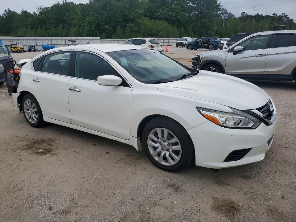 53324356 :رقم المزاد ، 1N4AL3AP1JC273012 vin ، 2018 Nissan Altima مزاد بيع