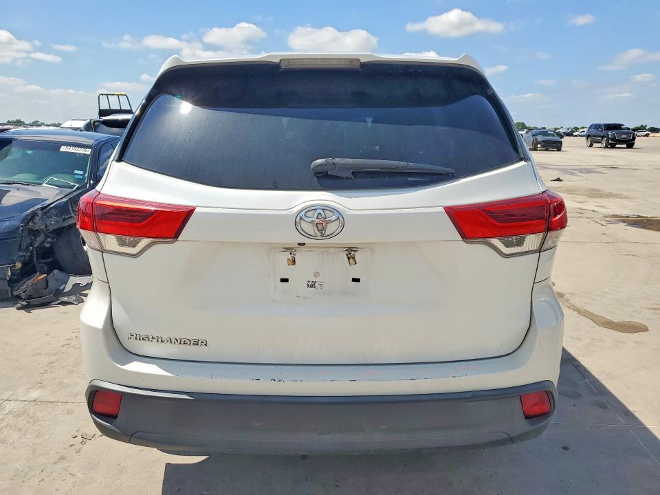 2018 Toyota Highlander მანქანა იყიდება აუქციონზე, vin: 5TDZARFH2JS033604, აუქციონის ნომერი: 53843246