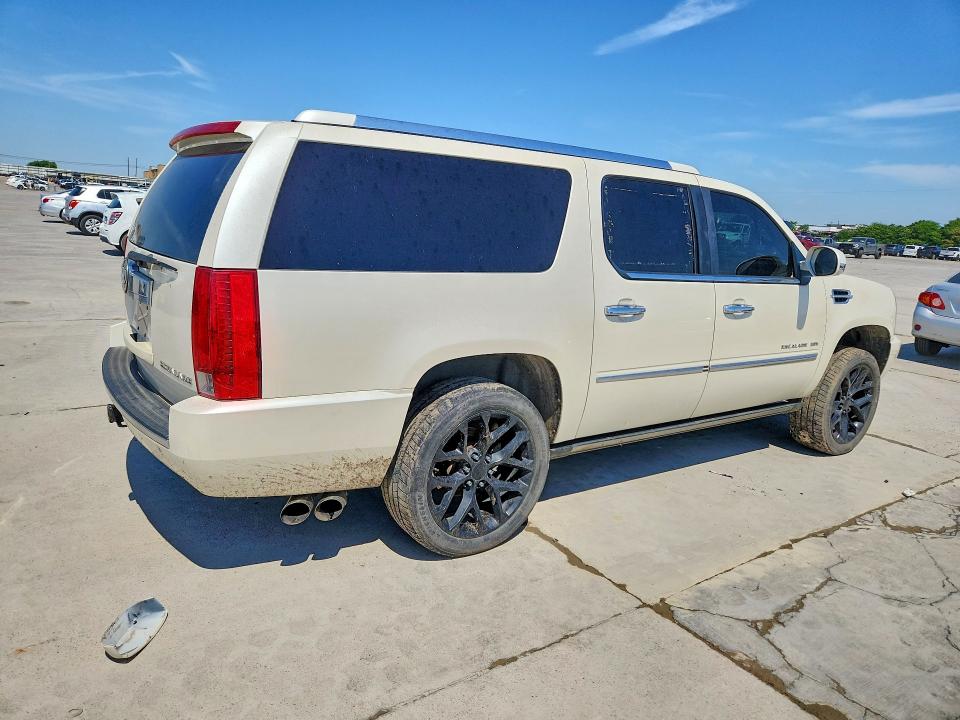 2010 Cadillac Escalade მანქანა იყიდება აუქციონზე, vin: 1GYUKJEF2AR173461, აუქციონის ნომერი: 53138236