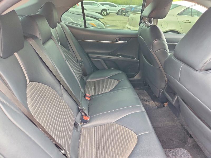 52520926 :رقم المزاد ، 4T1B11HK0KU808874 vin ، 2019 Toyota Camry مزاد بيع