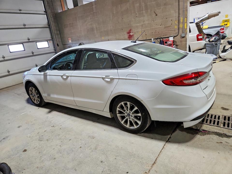 52737116 :رقم المزاد ، 3FA6P0HDXHR115610 vin ، 2017 Ford Fusion مزاد بيع