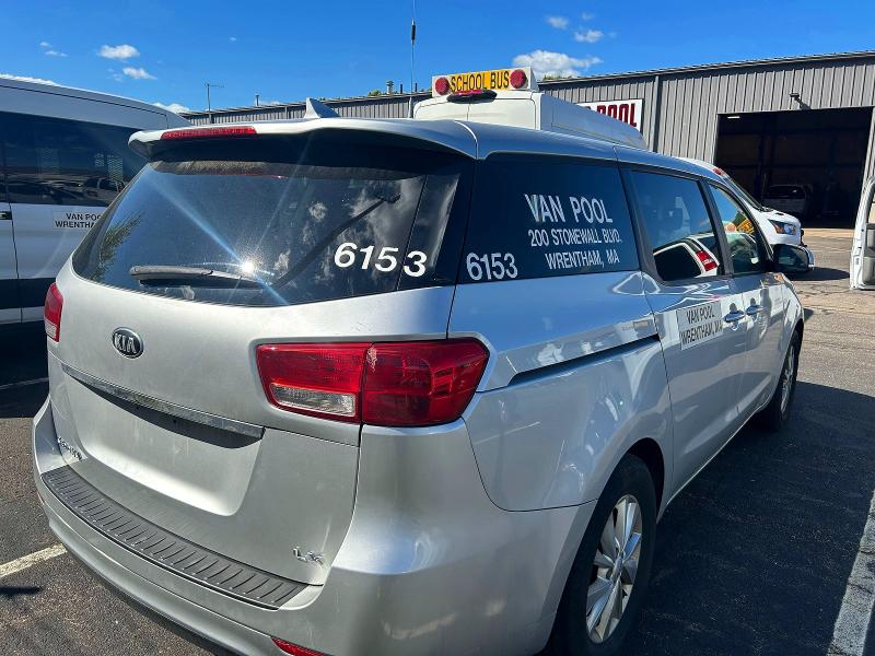 55984466 :رقم المزاد ، KNDMB5C19J6383643 vin ، 2018 Kia Sedona مزاد بيع