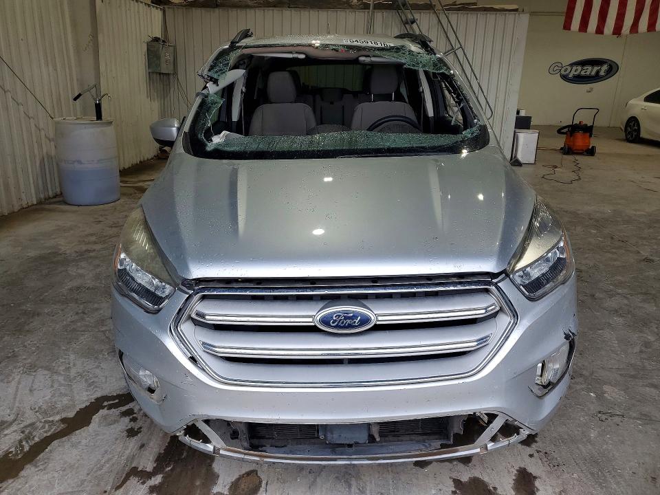 2018 Ford Escape მანქანა იყიდება აუქციონზე, vin: 1FMCU0GD4JUD60615, აუქციონის ნომერი: 54591816