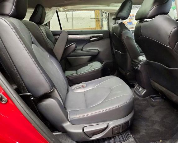 52486116 :رقم المزاد ، 5TDEBRCH8NS073482 vin ، 2022 Toyota Highlander مزاد بيع