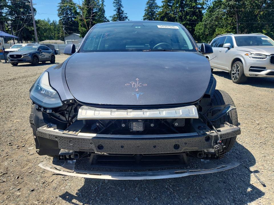 2021 Tesla Model Y მანქანა იყიდება აუქციონზე, vin: 5YJYGAEE7MF136626, აუქციონის ნომერი: 54597046