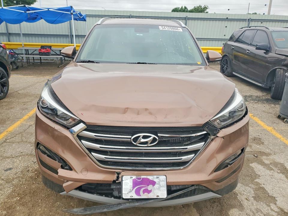 54120866 :رقم المزاد ، KM8J33A27HU385084 vin ، 2017 Hyundai Tucson مزاد بيع