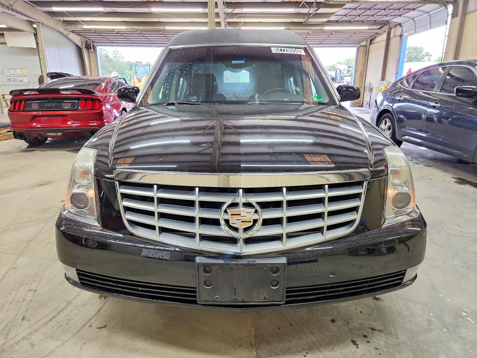 Auction sale of the 2011 Cadillac Professional Chassis, vin: 1GE8K8C60BU500304, lot number: 52728056