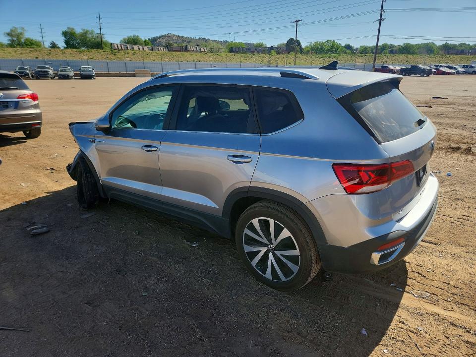 Продажа на аукционе авто 2022 Volkswagen Taos, vin: 3VVLX7B21NM025768, номер лота: 53743126