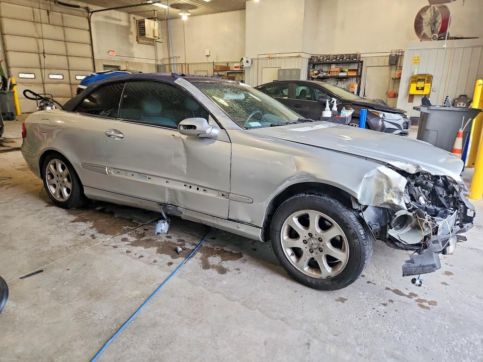52123966 :رقم المزاد ، WDBTK65GX4T030948 vin ، 2004 Mercedes-benz Clk مزاد بيع