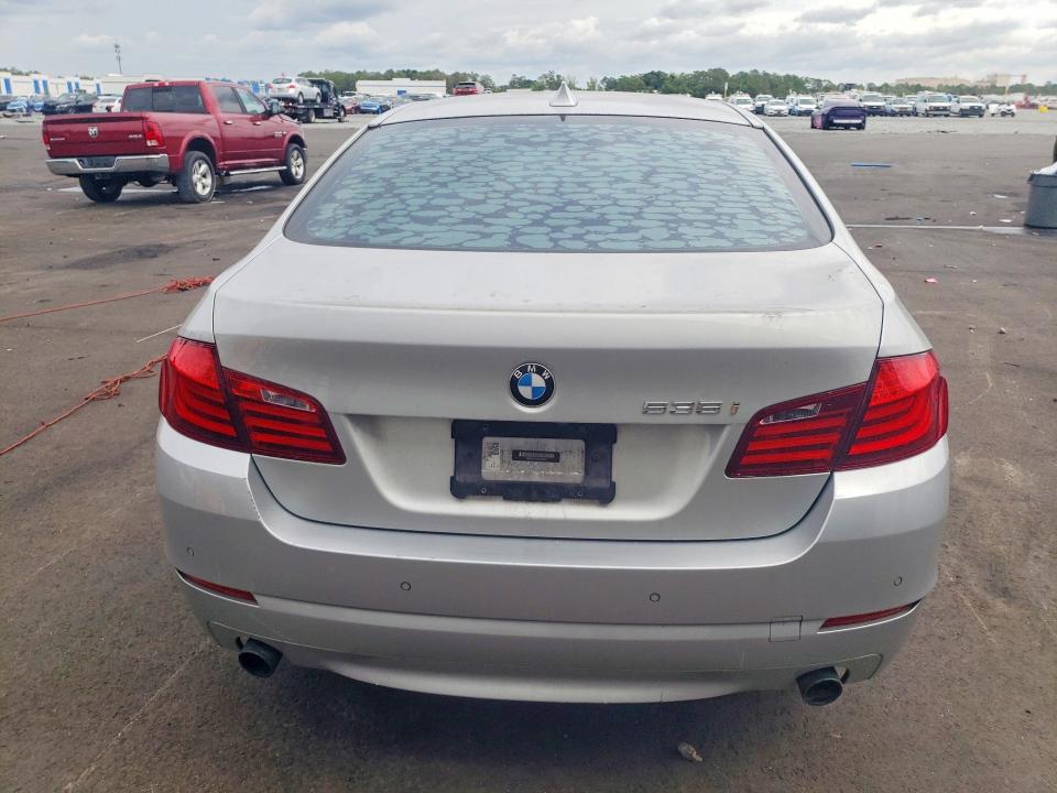 51470076 :رقم المزاد ، WBAFR7C5XBC806510 vin ، 2011 Bmw 535i مزاد بيع