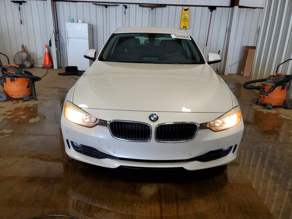 Продажа на аукционе авто 2015 Bmw 320, vin: WBA3B1G54FNT02298, номер лота: 54446646