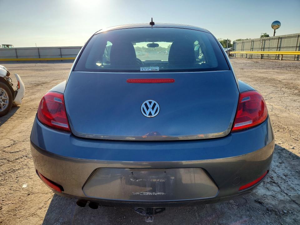 53827416 :رقم المزاد ، 3VWF17AT2EM642052 vin ، 2014 Volkswagen Beetle مزاد بيع