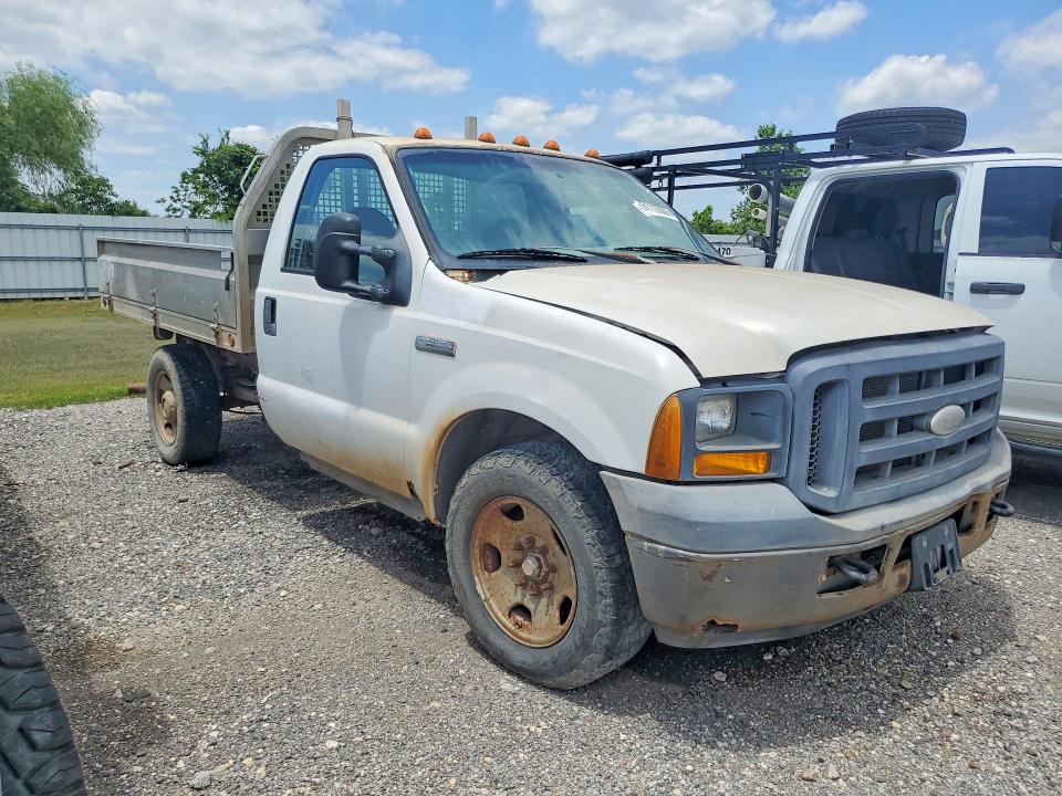 51115556 :رقم المزاد ، 1FDSF34545ED23553 vin ، 2005 Ford F350 مزاد بيع