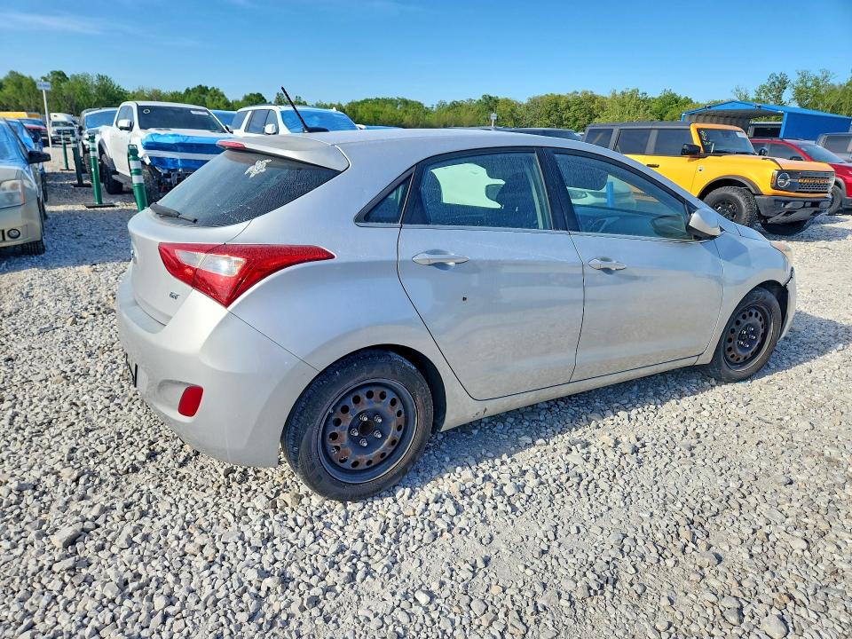 2016 Hyundai Elantra Gt მანქანა იყიდება აუქციონზე, vin: KMHD35LH3GU323898, აუქციონის ნომერი: 98569355