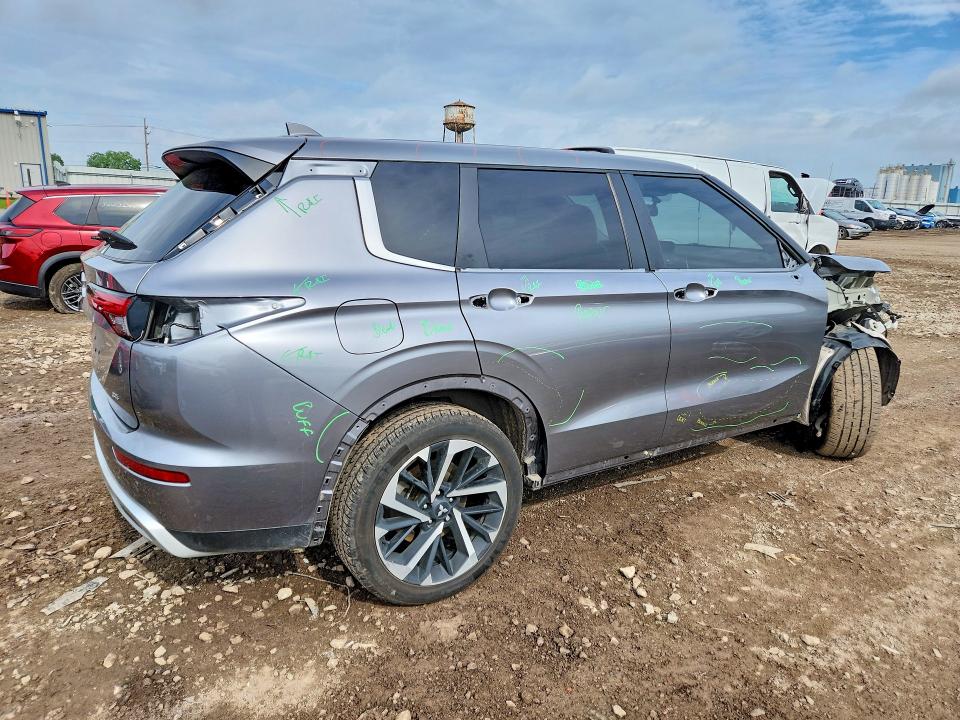 53532066 :رقم المزاد ، JA4J4UA81NZ086596 vin ، 2022 Mitsubishi Outlander مزاد بيع