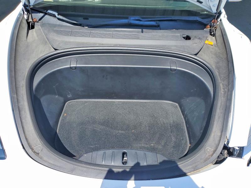 54847456 :رقم المزاد ، 5YJ3E1EA3JF161841 vin ، 2018 Tesla Model 3 مزاد بيع