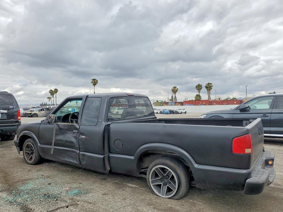 55451496 :رقم المزاد ، 1GCCS1958Y8305335 vin ، 2000 Chevrolet S Truck مزاد بيع
