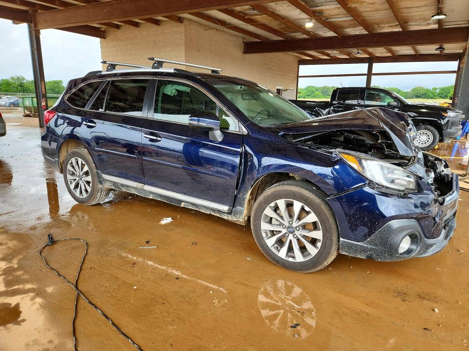 54689856 :رقم المزاد ، 4S4BSATC1J3395297 vin ، 2018 Subaru Outback مزاد بيع