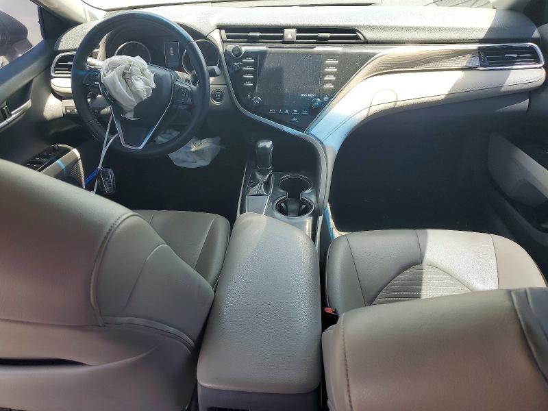 52611626 :رقم المزاد ، 4T1B11HK0JU553660 vin ، 2018 Toyota Camry مزاد بيع