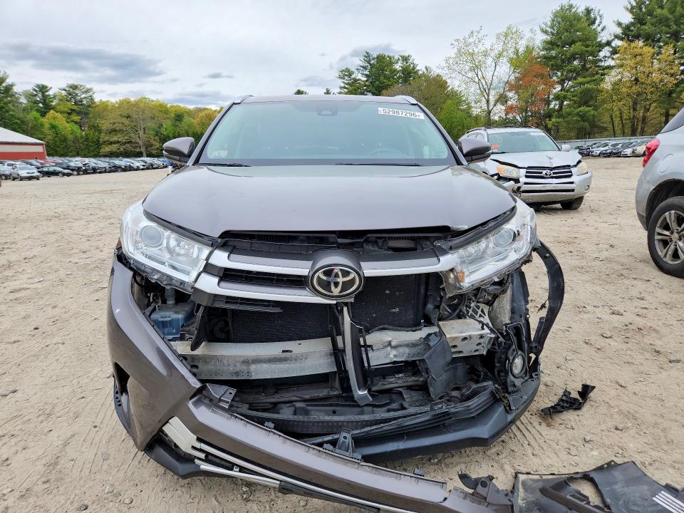 Продажа на аукционе авто 2017 Toyota Highlander, vin: 5TDJZRFH3HS381945, номер лота: 52987296