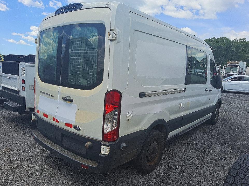 53399946 :رقم المزاد ، 1FTBW2CM7JKB37542 vin ، 2018 Ford Transit مزاد بيع