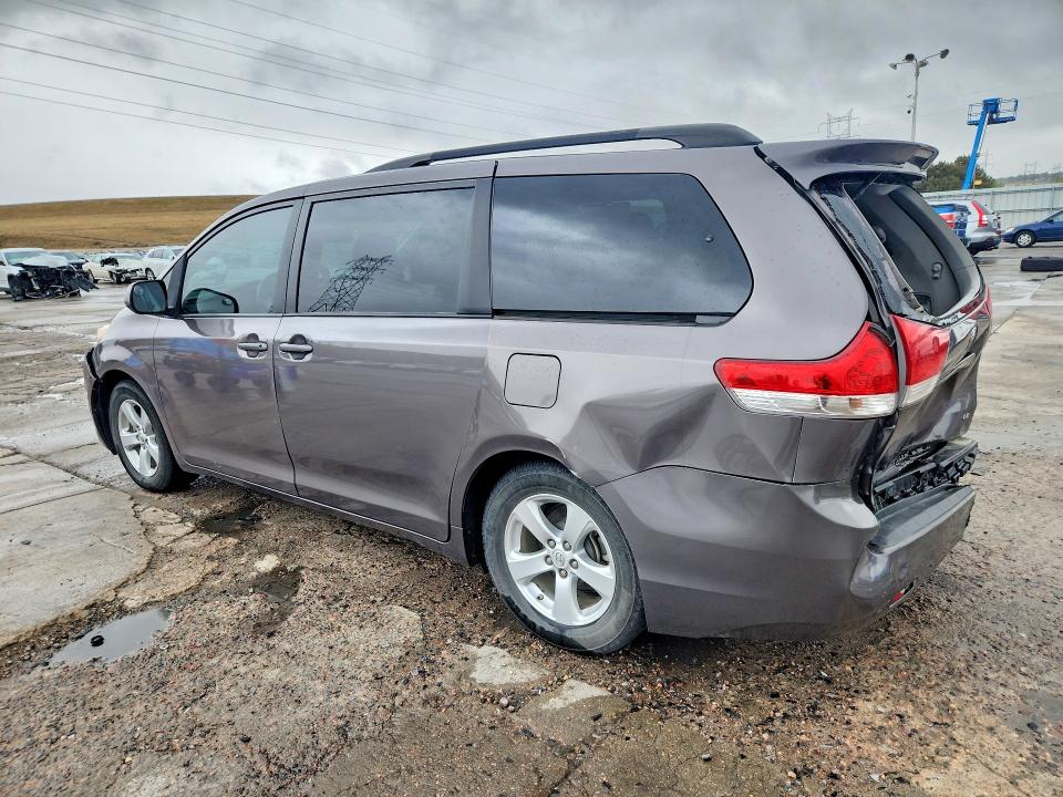 Продажа на аукционе авто 2013 Toyota Sienna, vin: 5TDKK3DC7DS331878, номер лота: 51670696