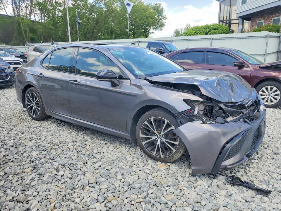 Продаж на аукціоні авто 2022 Toyota Camry, vin: 4T1G11BKXNU069421, номер лоту: 53703876