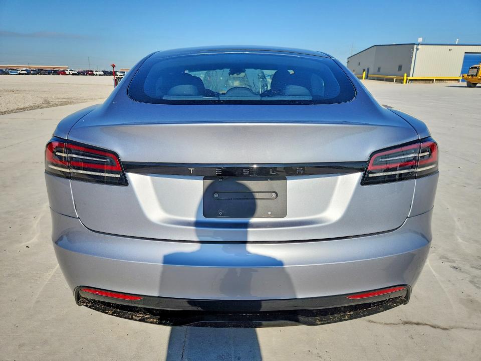 53116946 :رقم المزاد ، 5YJSA1E58SF551202 vin ، 2025 Tesla Model S مزاد بيع