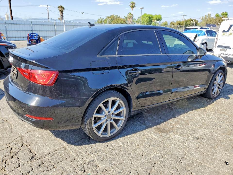 2015 Audi A3 მანქანა იყიდება აუქციონზე, vin: WAUACGFF1F1105582, აუქციონის ნომერი: 52719386