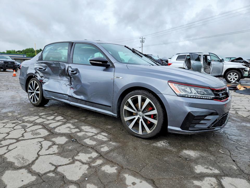 53959296 :رقم المزاد ، 1VWJM7A30JC038741 vin ، 2018 Volkswagen Passat مزاد بيع