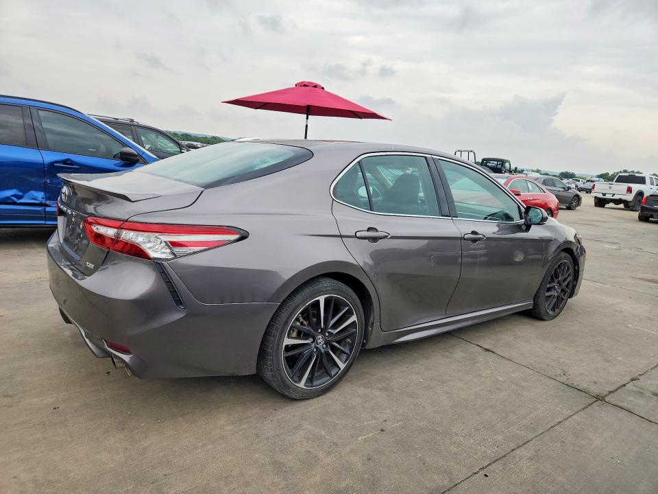 Продажа на аукционе авто 2018 Toyota Camry, vin: 4T1B61HK8JU119715, номер лота: 54068186