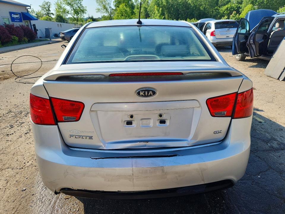2013 Kia Forte მანქანა იყიდება აუქციონზე, vin: KNAFU4A20D5733726, აუქციონის ნომერი: 53580466