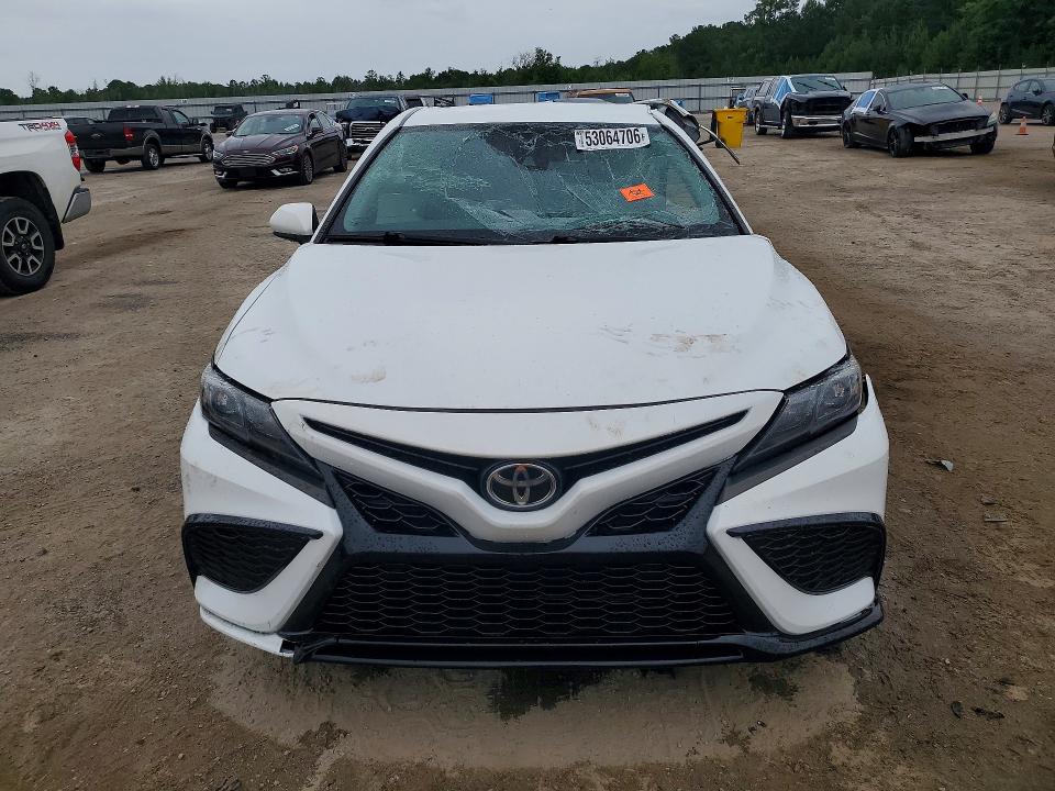 2021 Toyota Camry მანქანა იყიდება აუქციონზე, vin: 4T1G11AK6MU409695, აუქციონის ნომერი: 53064706