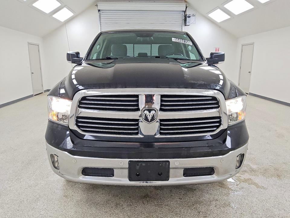 50494156 :رقم المزاد ، 1C6RR7GG6JS218515 vin ، 2018 Ram 1500 مزاد بيع