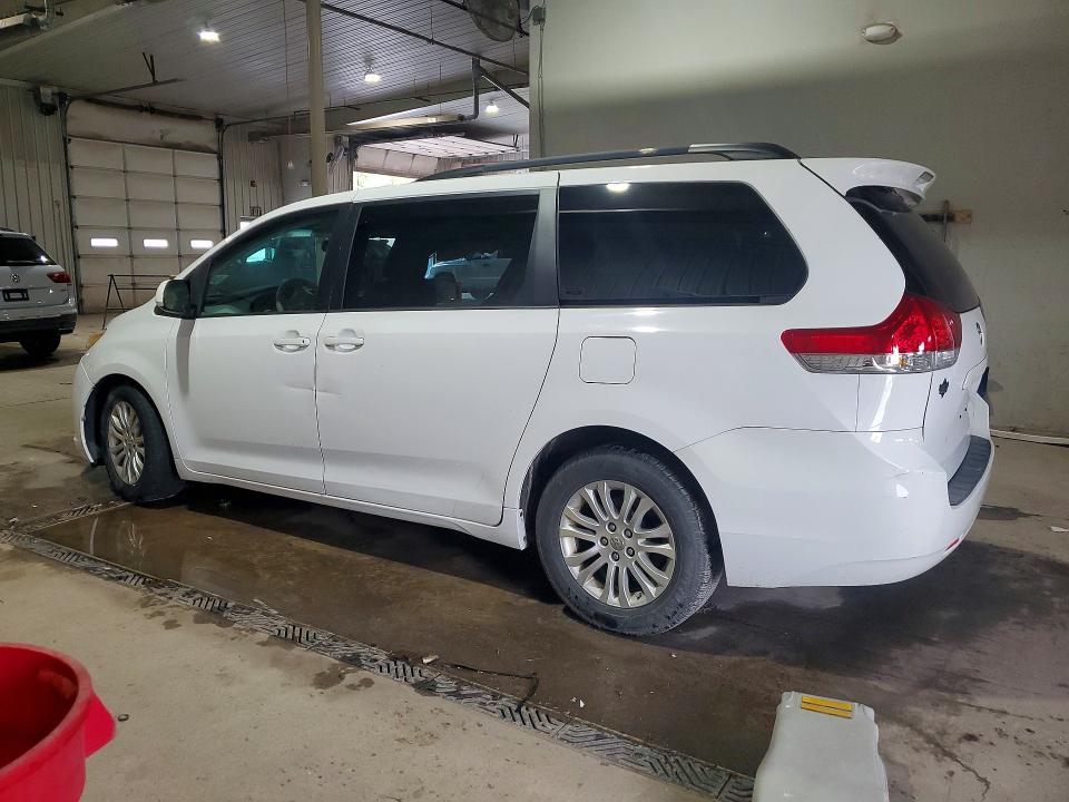 2013 Toyota Sienna მანქანა იყიდება აუქციონზე, vin: 5TDYK3DC7DS292705, აუქციონის ნომერი: 54857386