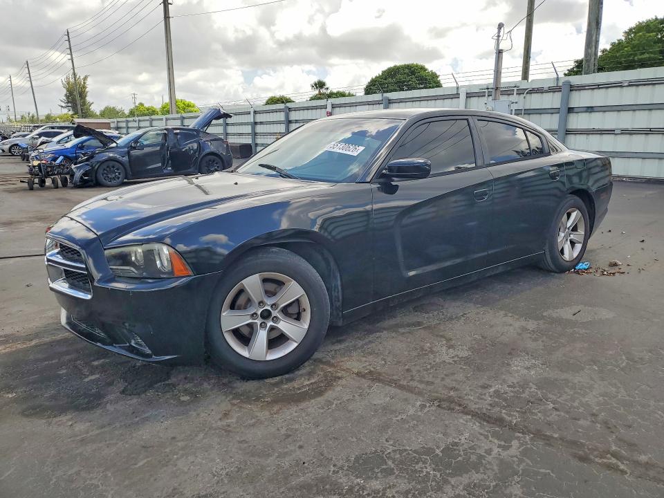 55130626 :رقم المزاد ، 2C3CDXBG1DH587383 vin ، 2013 Dodge Charger مزاد بيع