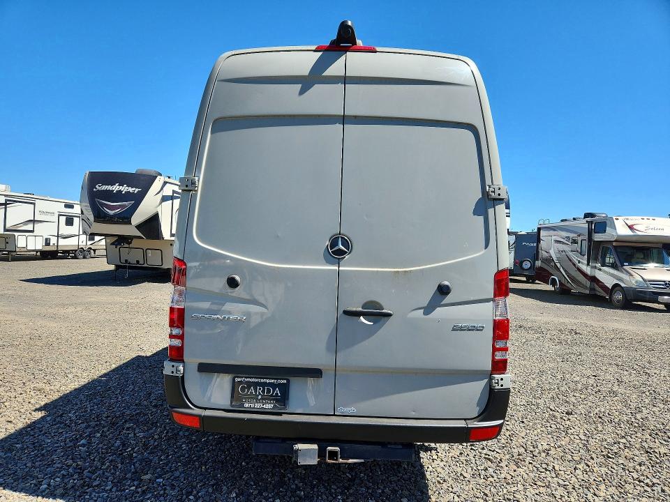 51697186 :رقم المزاد ، WD3PE8CD7JP648421 vin ، 2018 Mercedes-benz Sprinter مزاد بيع