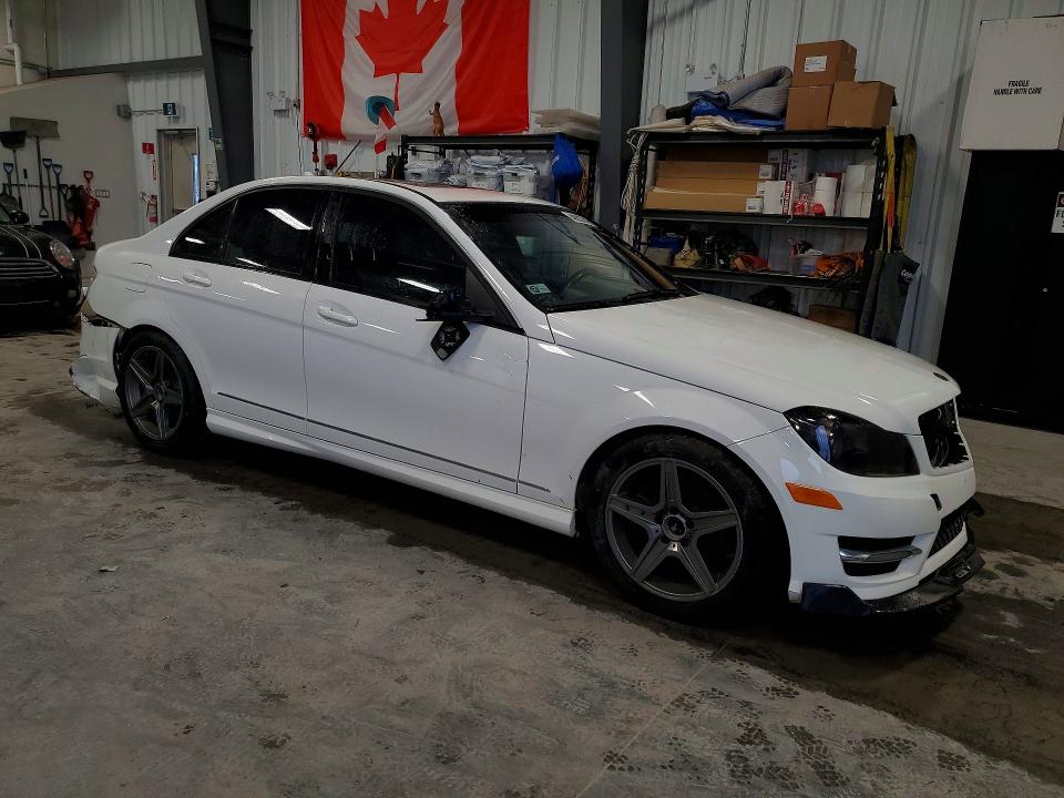 Продажа на аукционе авто 2013 Mercedes-benz C, vin: WDDGF4HB2DA803490, номер лота: 48837746