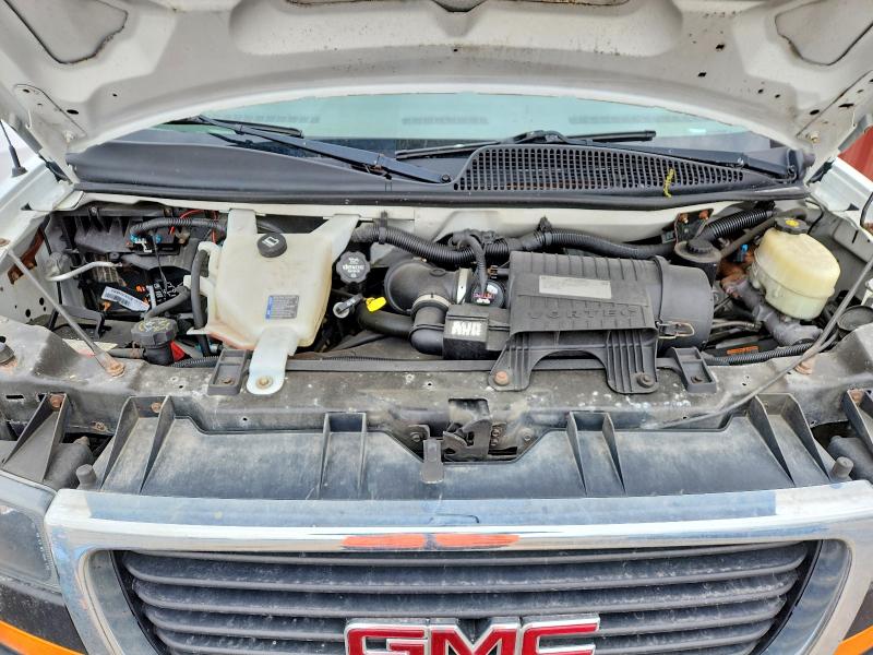 52328006 :رقم المزاد ، 1GTW7FCF8F1267365 vin ، 2015 Gmc Savana مزاد بيع