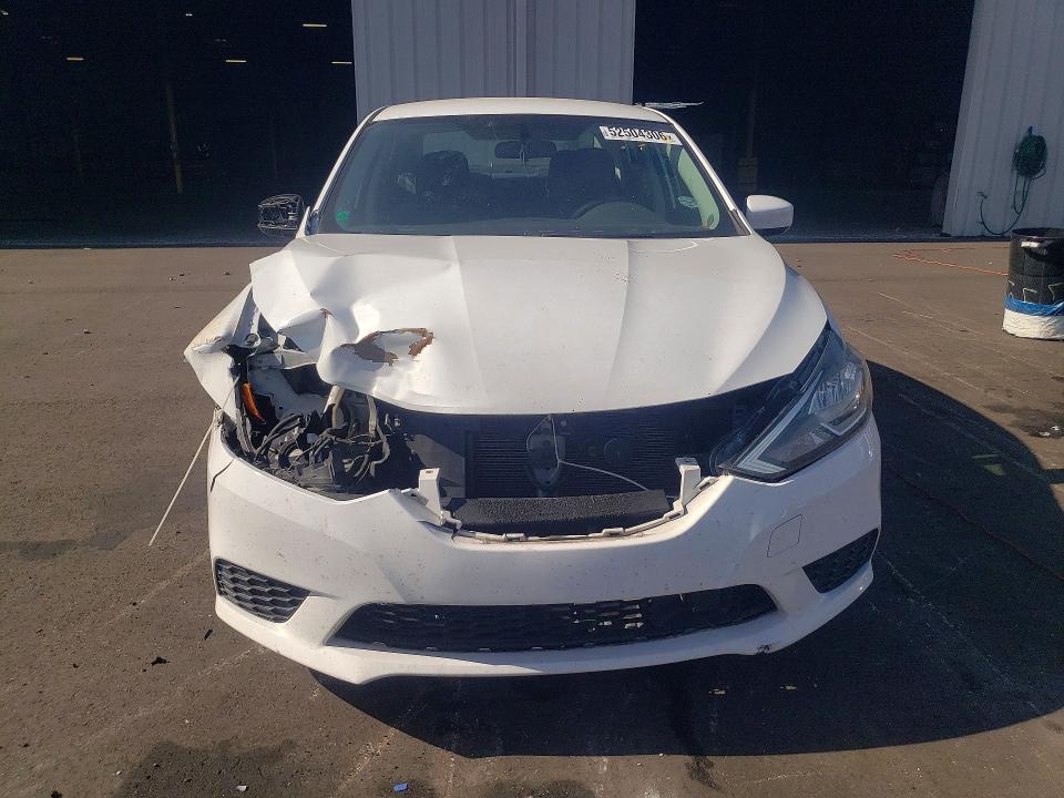 52504306 :رقم المزاد ، 3N1AB7AP3KY363147 vin ، 2019 Nissan Sentra مزاد بيع