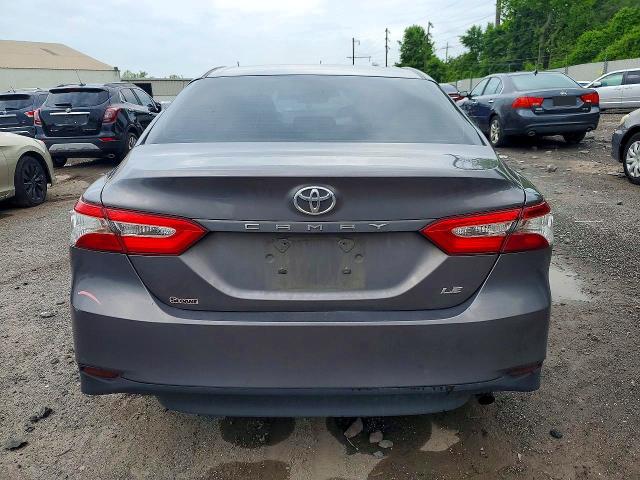 54752366 :رقم المزاد ، 4T1B11HK3JU015339 vin ، 2018 Toyota Camry مزاد بيع