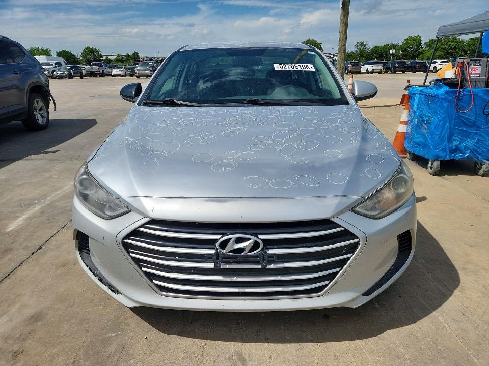 52705106 :رقم المزاد ، 5NPD84LF8HH092104 vin ، 2017 Hyundai Elantra مزاد بيع