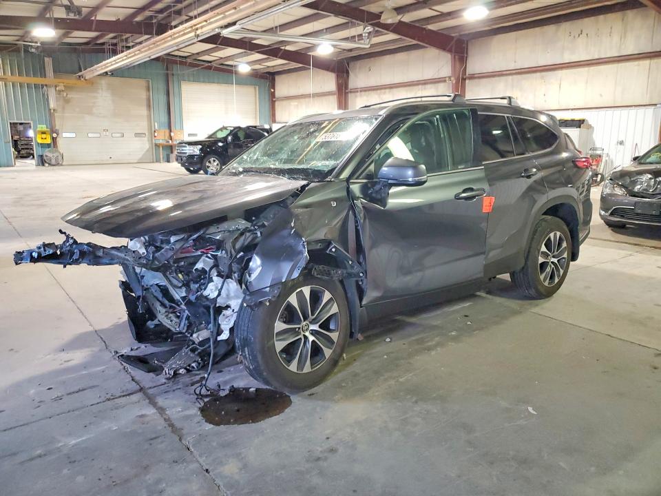 2021 Toyota Highlander მანქანა იყიდება აუქციონზე, vin: 5TDHZRBH2MS065189, აუქციონის ნომერი: 53761816